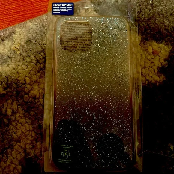 Phone case - Picture 1 of 3